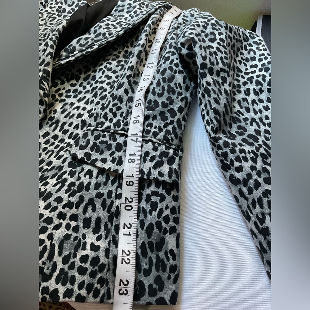 Chic Leopard Print Blazer - Picture 7 of 10
